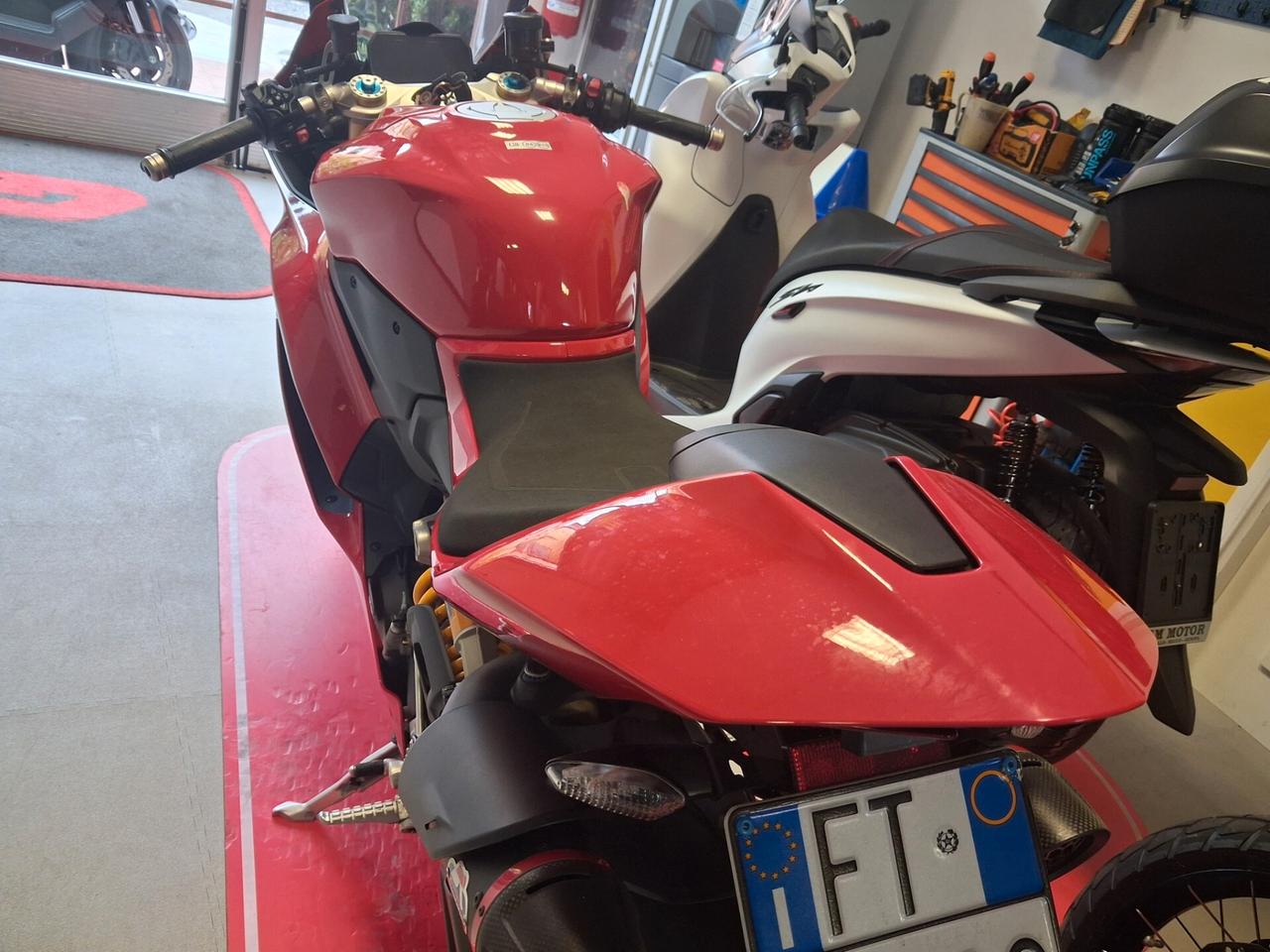 Ducati Panigale V2 S