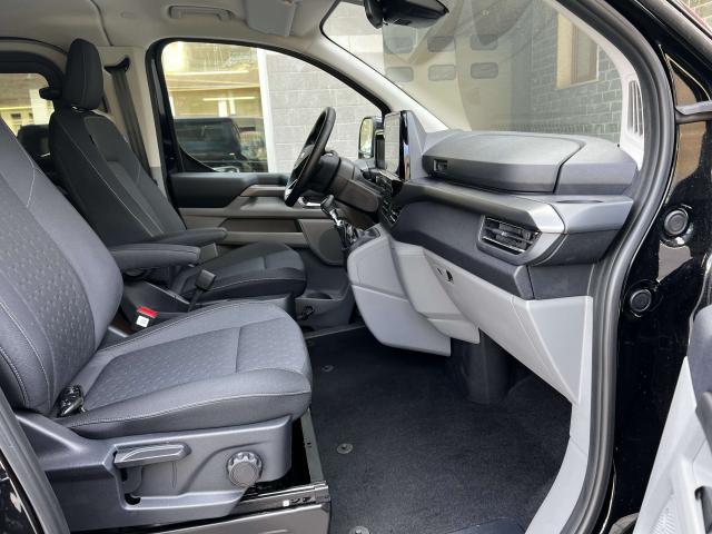 Ford Tourneo Custom Titanium 320 L2 *8 Posti PRONTA CONSEGNA*