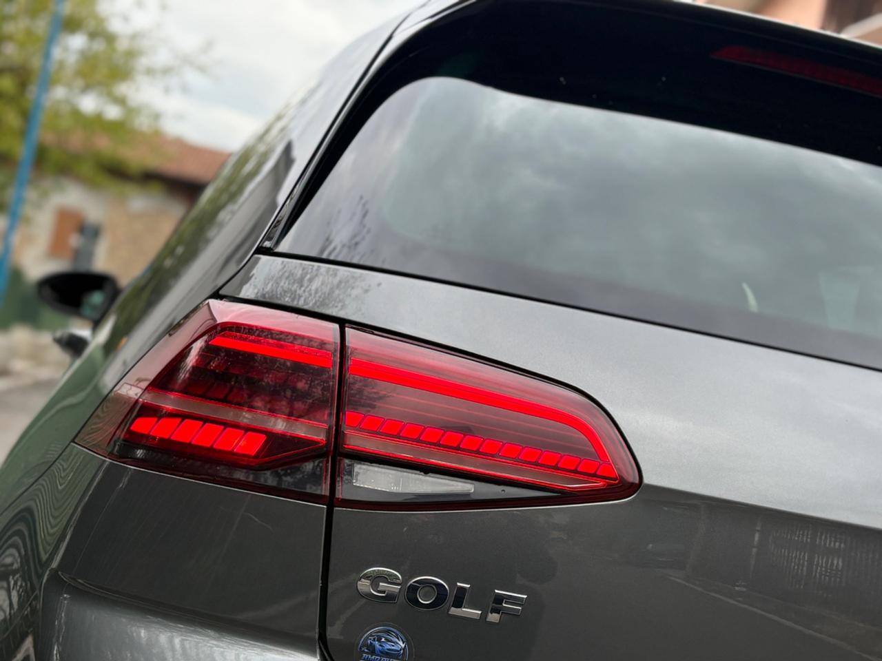 Volkswagen Golf 1.6 TDI 115 CV R-LINE
