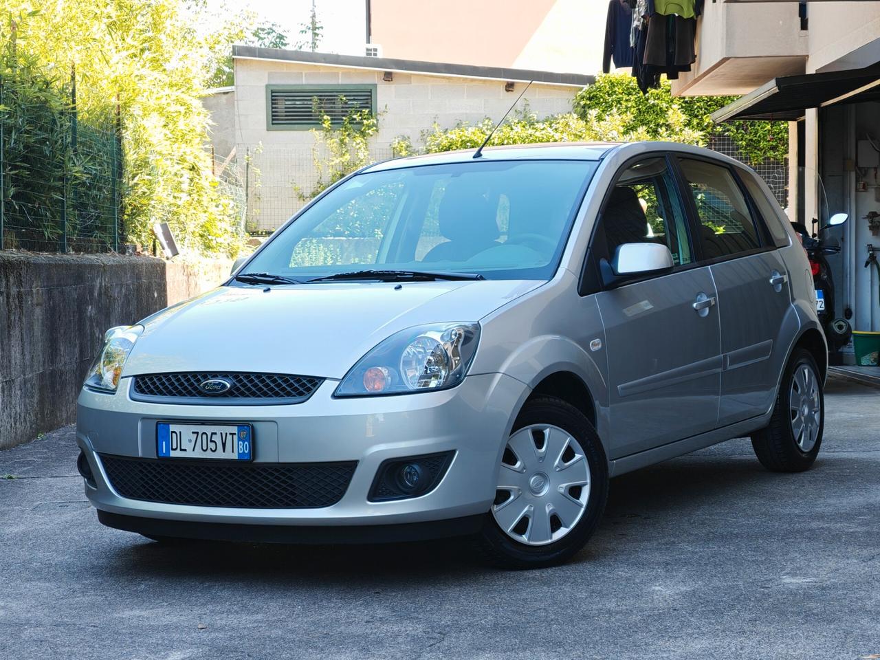 Ford Fiesta 1.2 BENZINA 75cv / 23.339km / Unipro