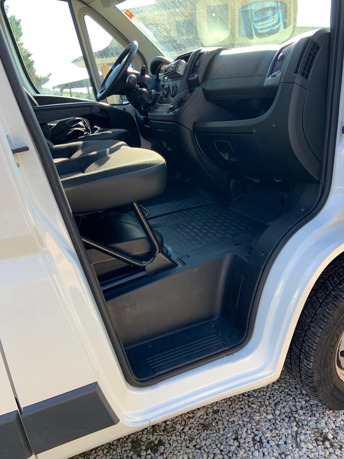 Peugeot Boxer 9 posti