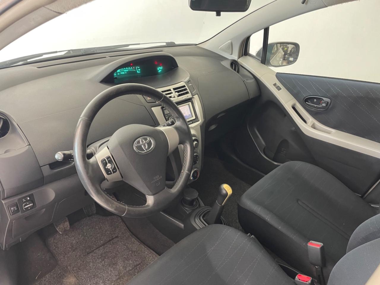 Toyota Yaris 1.0 5 porte Navi km 139.000 Perfetta !