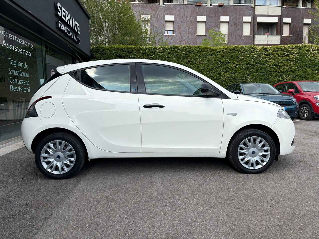 Lancia Ypsilon 1.2 69 CV 5 porte GPL Ecochic Elefantino Blu