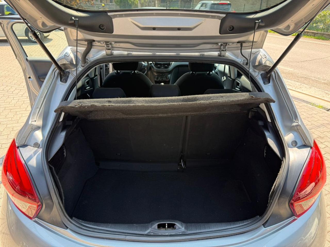 Peugeot 208 5 Porte 208 5p 1.5 bluehdi GT Line s&s 100cv OK NEOPATENTATO