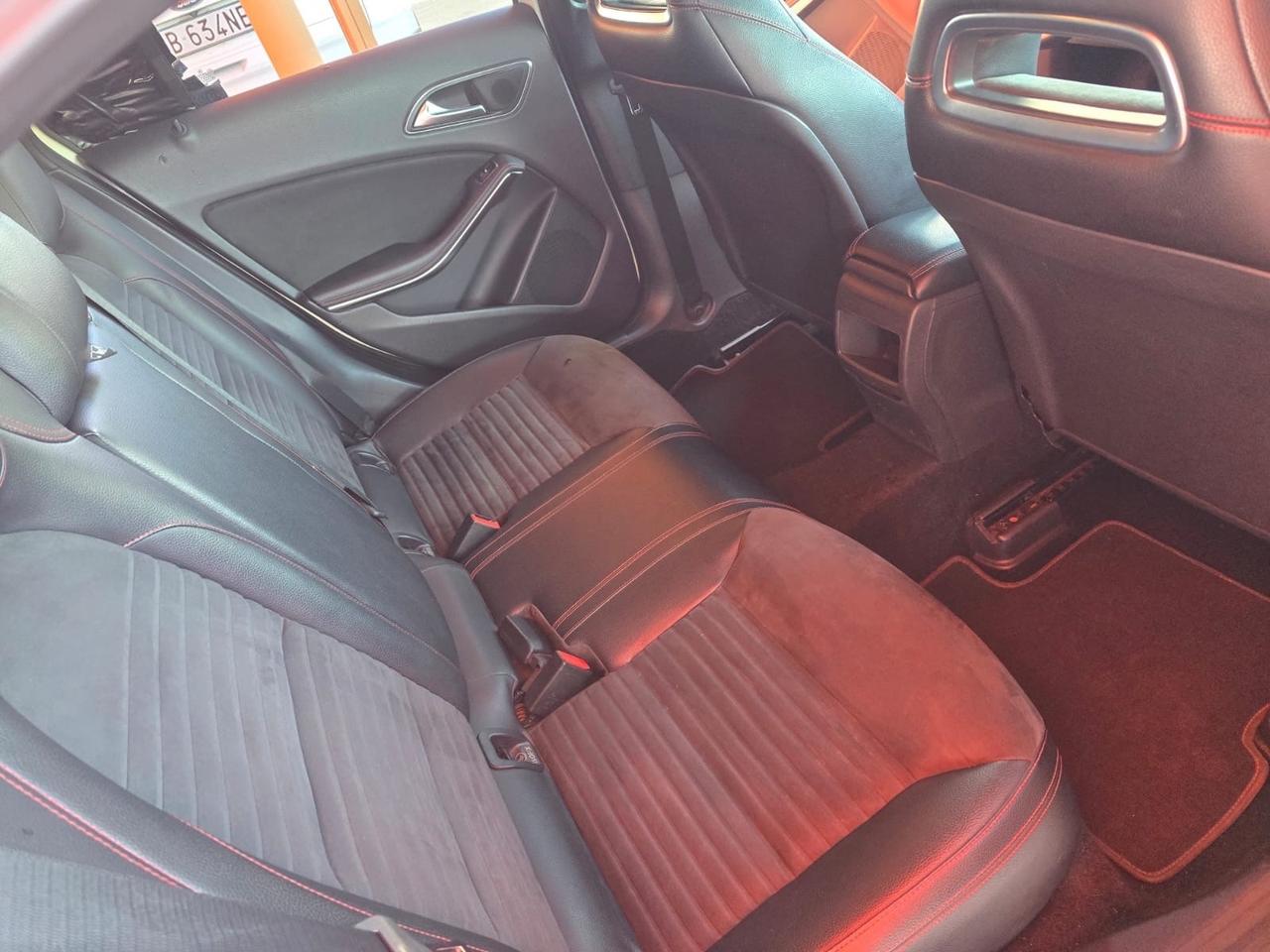 Mercedes-benz A 180 CDI Automatic Premium Dark Night Edition