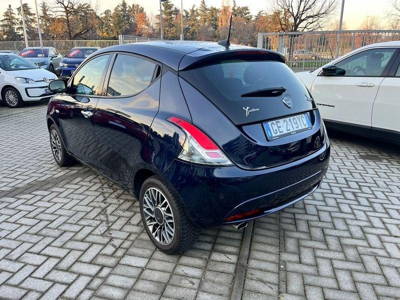 Lancia Ypsilon 1.0 FireFly 5 porte S&S Hybrid Gold