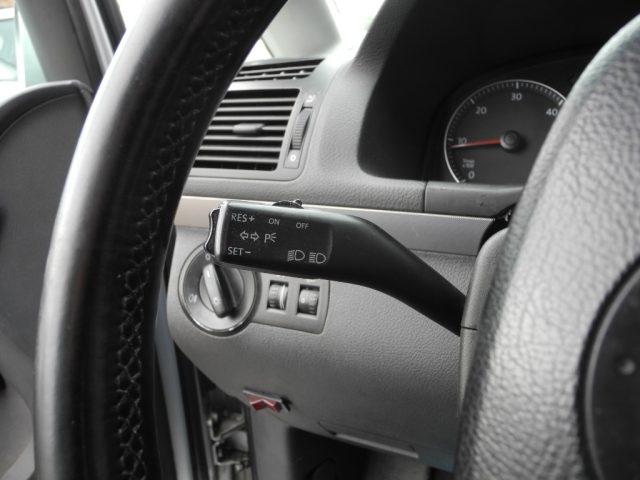 VOLKSWAGEN Touran 1.9 TDI 105cv -AUTOCARRO 5 POSTI- OK NEOPATENTATI