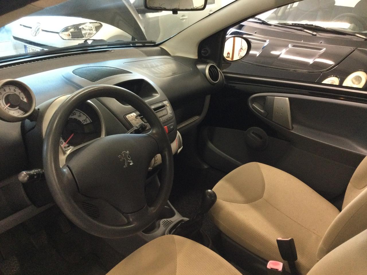 Peugeot 107 1.0 68CV 5p. Sweet Years