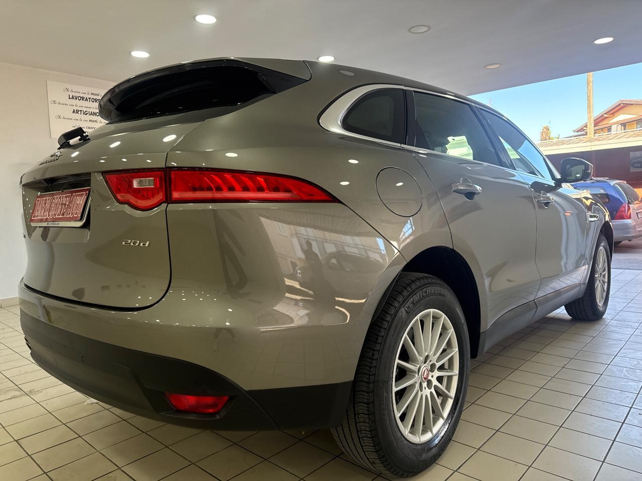 Jaguar F-Pace 2020 180 cv portfolio