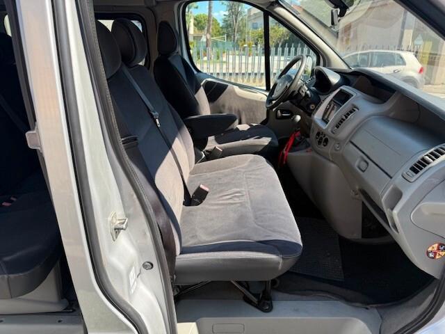Renault Trafic T29 2.0 dCi/115 PC-TN Passenger Comfort Heavy DPF Black Edition