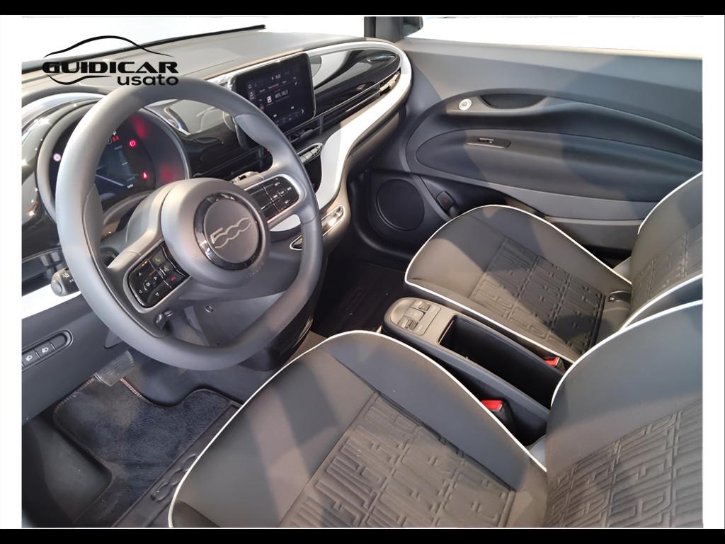 FIAT 500e - 500e 42 kWh La Prima