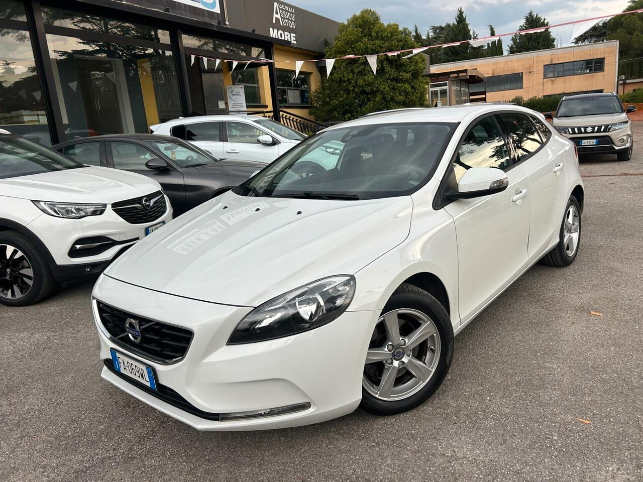 " UNA BOMBA " Volvo V40 2.0 D2 Momentum