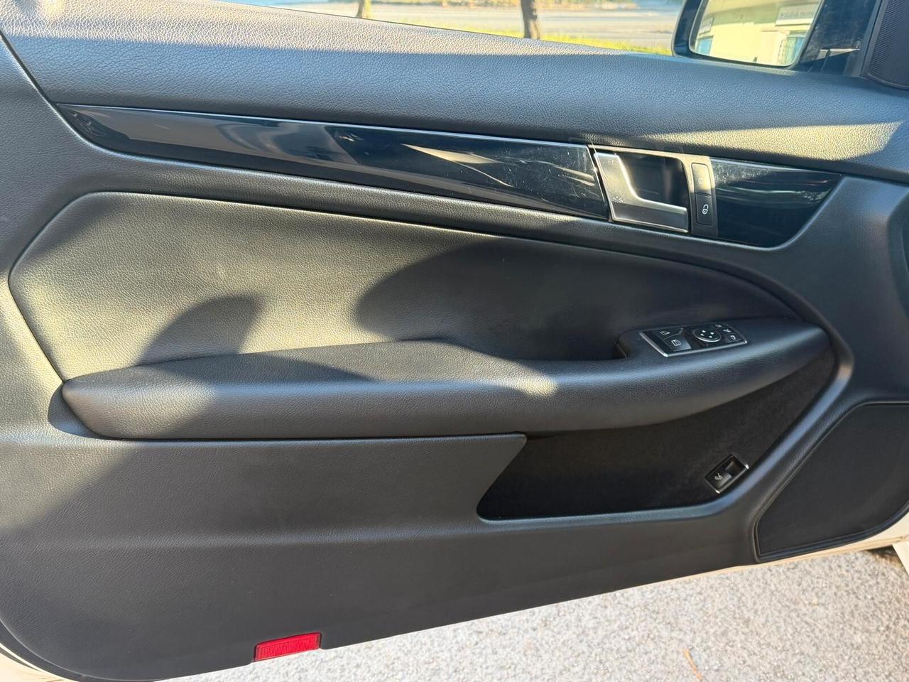 Mercedes-benz C 220 CDI BlueEFFICIENCY Avantgarde