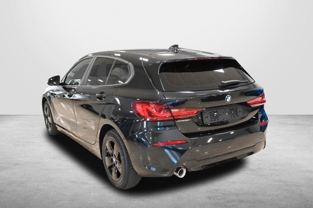 Bmw 116 116D 6M BUSINESS ADVANTAGE ( FARI LED - COCKPIT PDC NAVI MIRROR CRUISE ) KM 23000