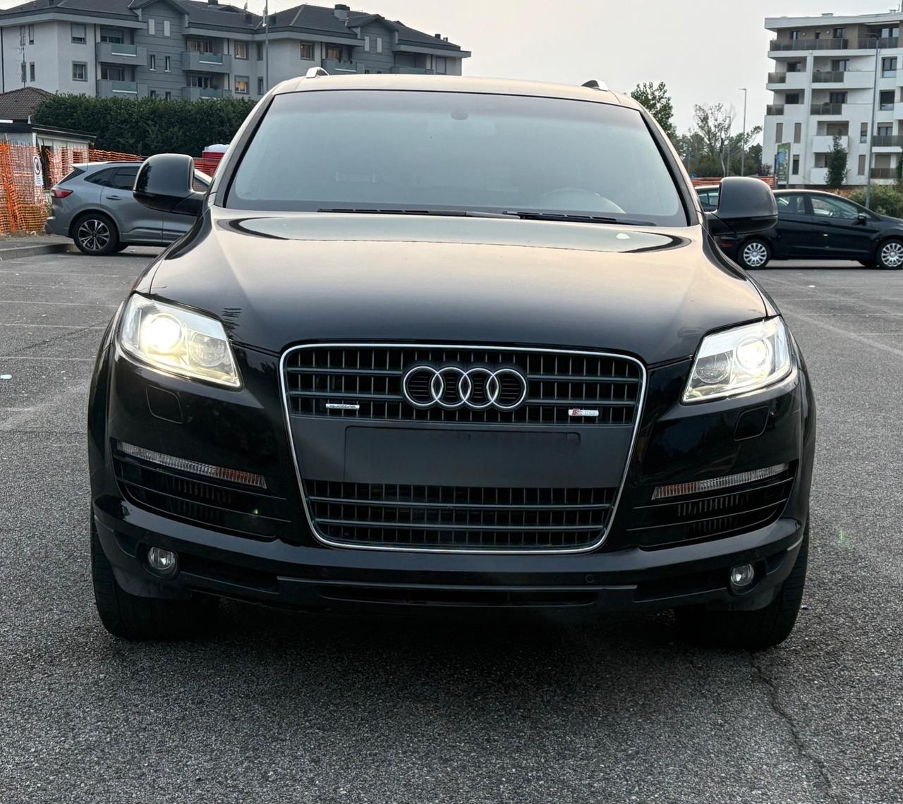 Audi Q7 3.0 TDI 233CV Sline 7Posti quattro