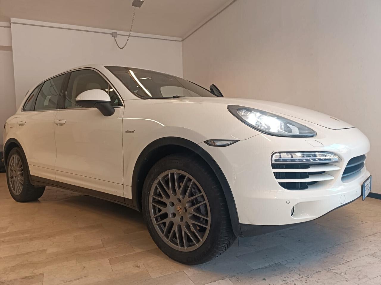 Porsche Cayenne 3.0 Diesel XENO-NAVI-20"-TETTO