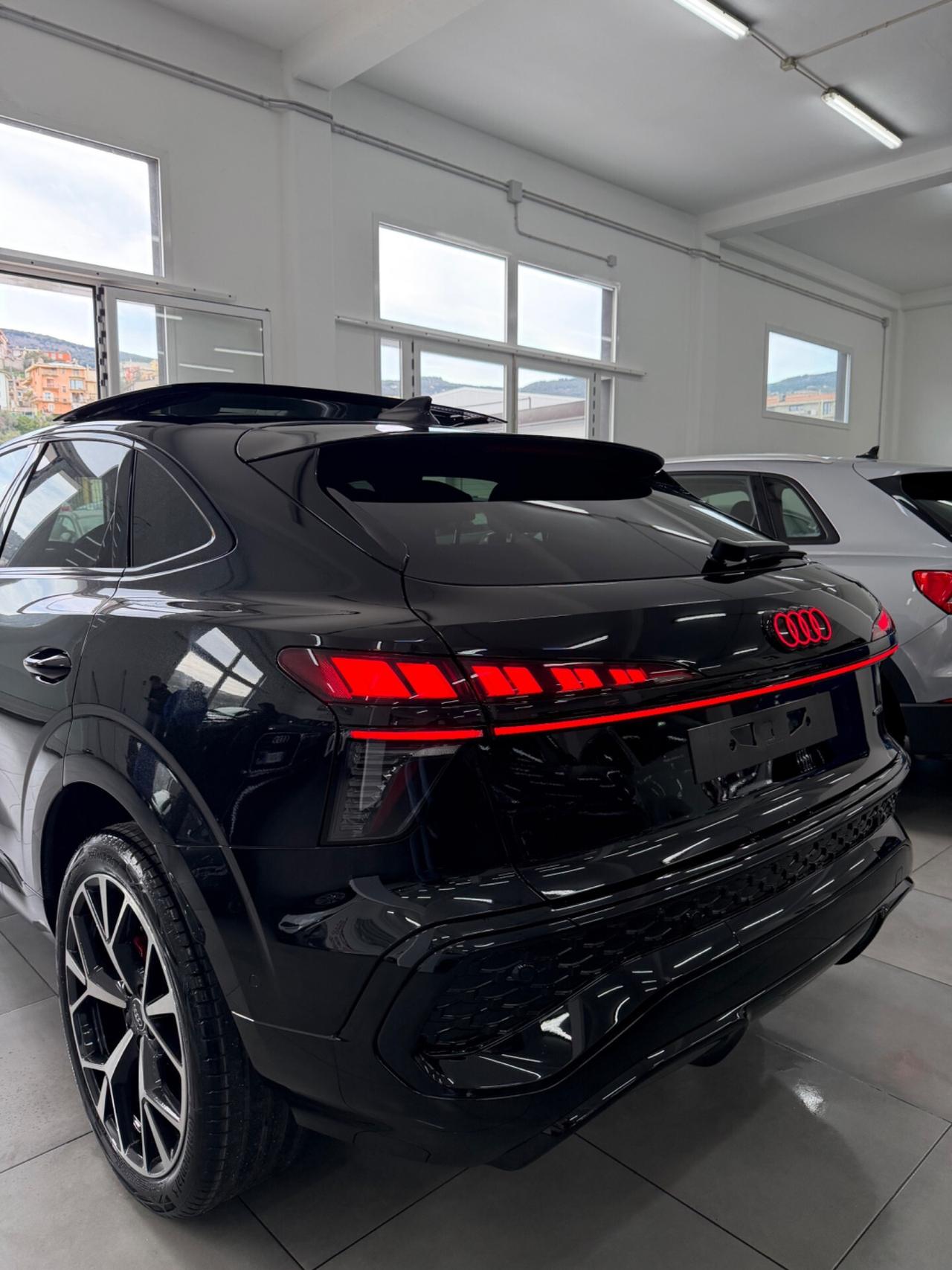 Audi Q3 40 TFSI quattro S tronic line 2026 TETTO FULL