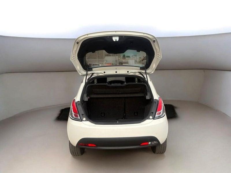 Lancia Ypsilon Ypsilon 1.0 firefly hybrid Gold s&s 70cv 5p.ti