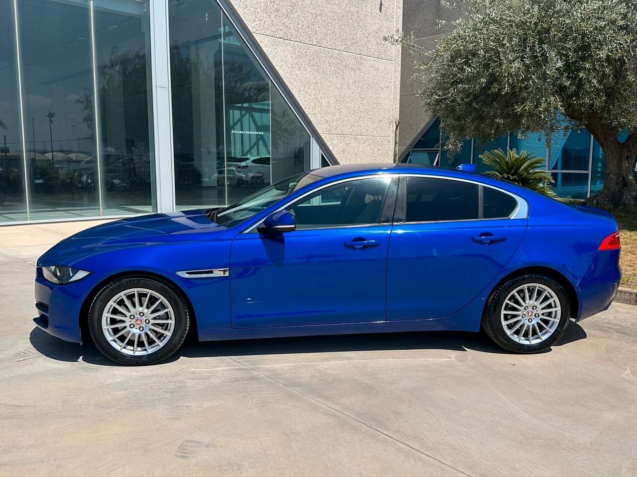 Jaguar XE Prestige 163cv offerta T-Stock prezzo imperdibile