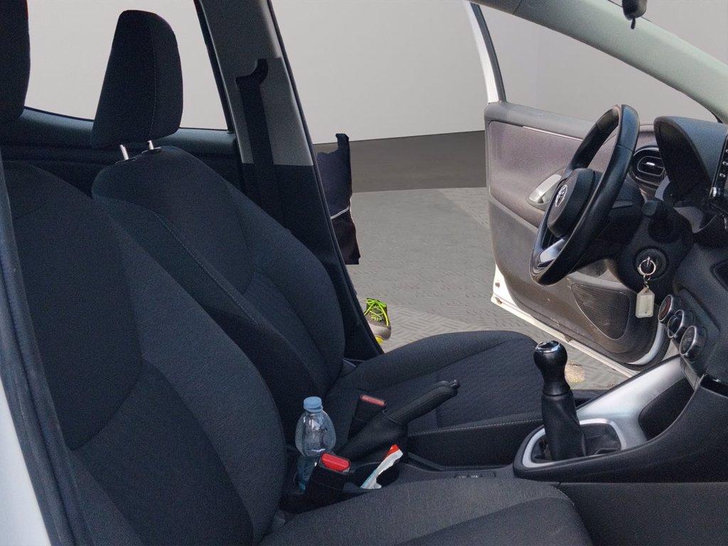 TOYOTA Yaris 1.0 business del 2023