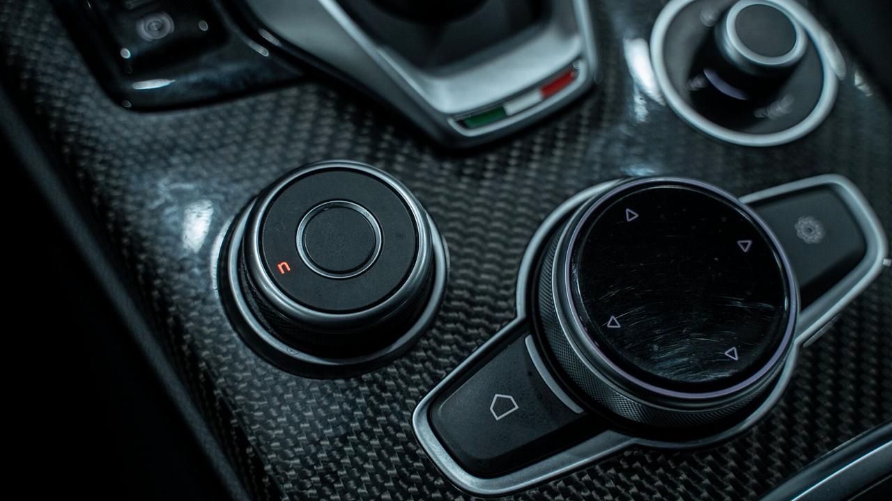 Alfa Romeo Stelvio VELOCE 2.2 Ti Q4 210 CV 20" CARBON AUTO XENO FULL