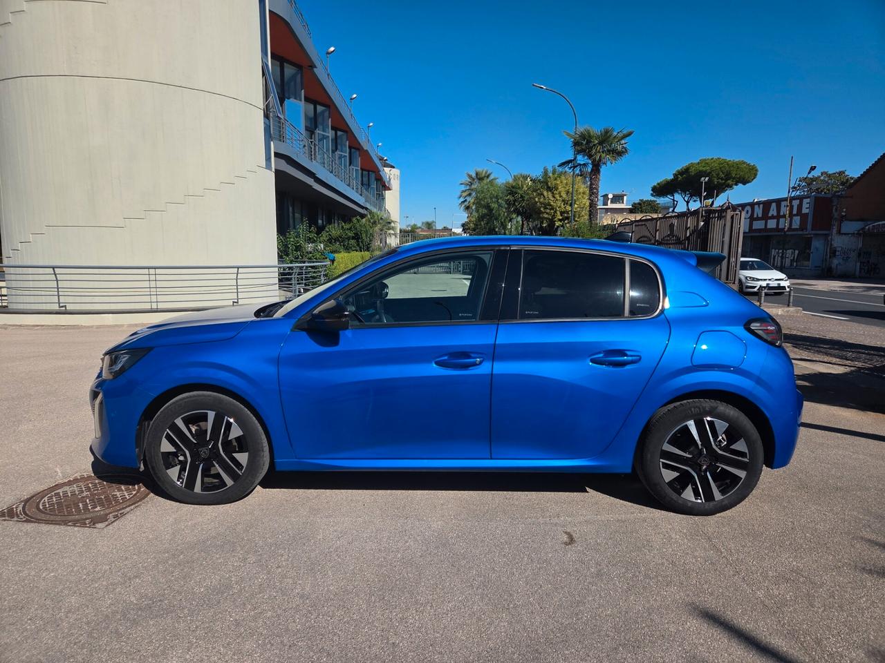 Peugeot 208 Hybrid 100 e-DCS6 Allure