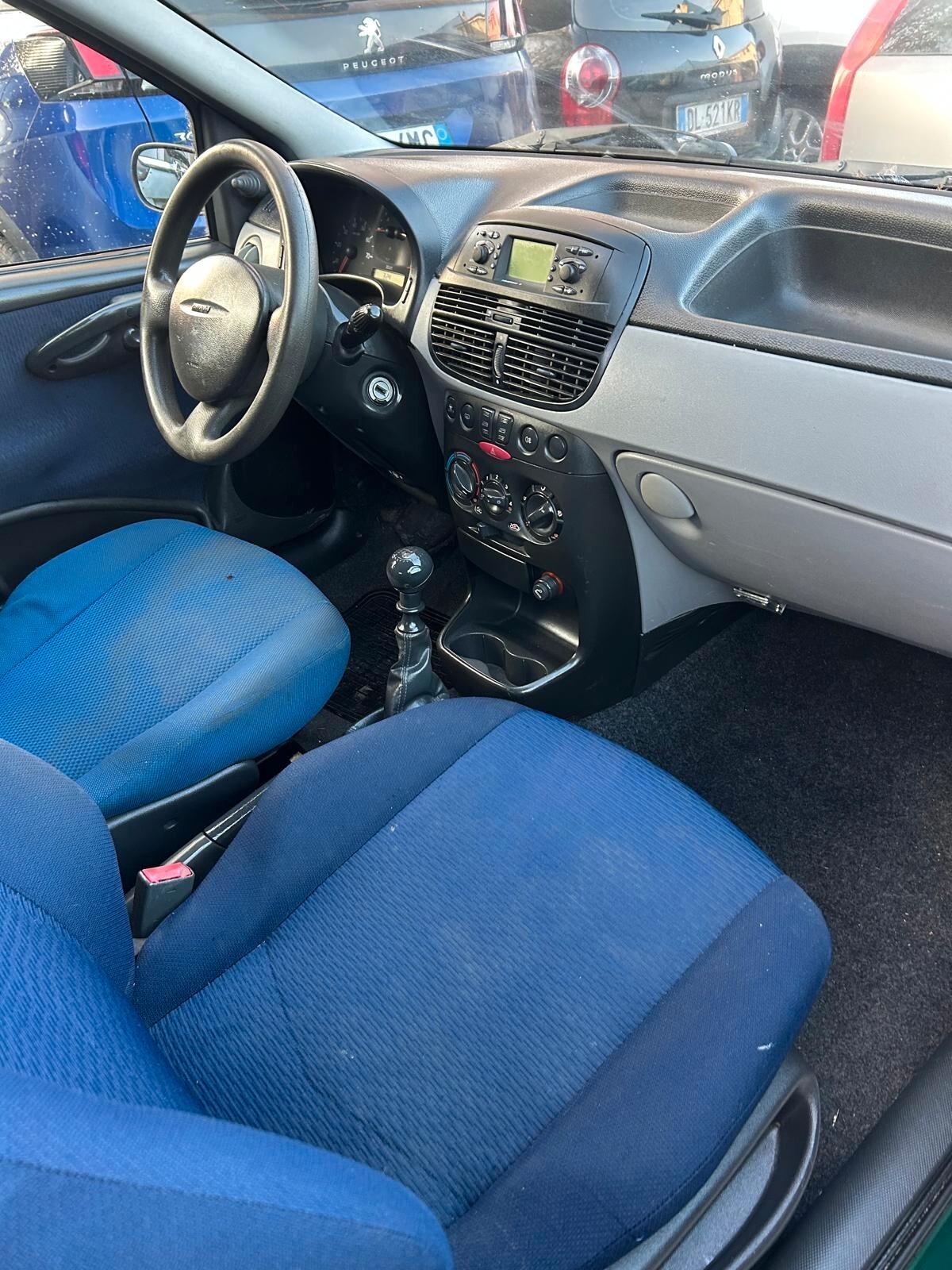 Fiat Punto 1.2i 16V cat 3 porte ELX ok neo patentati