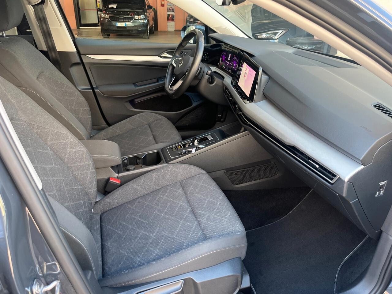Volkswagen Golf 1.0 TSI EVO Life DSG