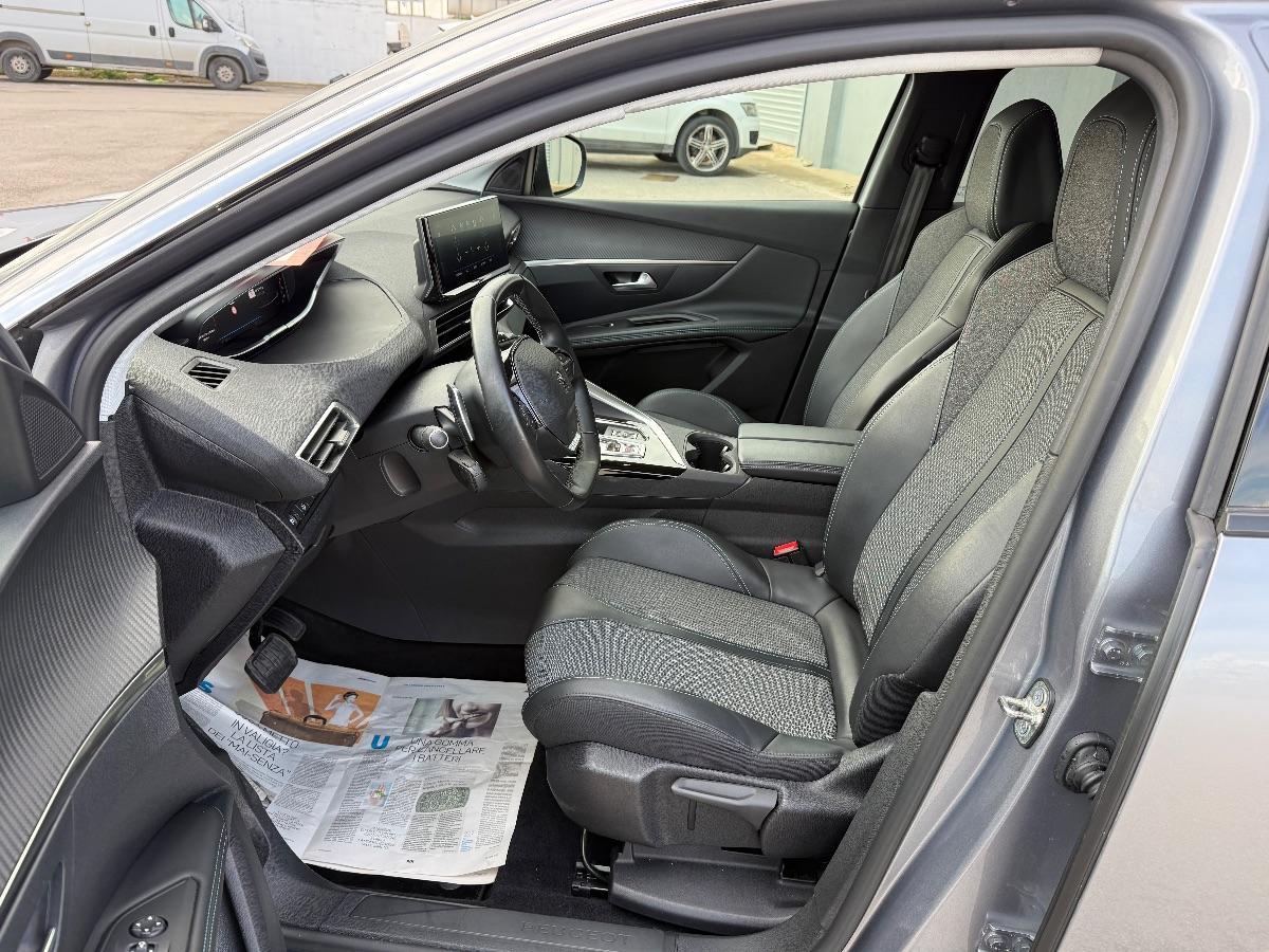 PEUGEOT - 3008 - BlueHDi 130 EAT8 S&S Allure