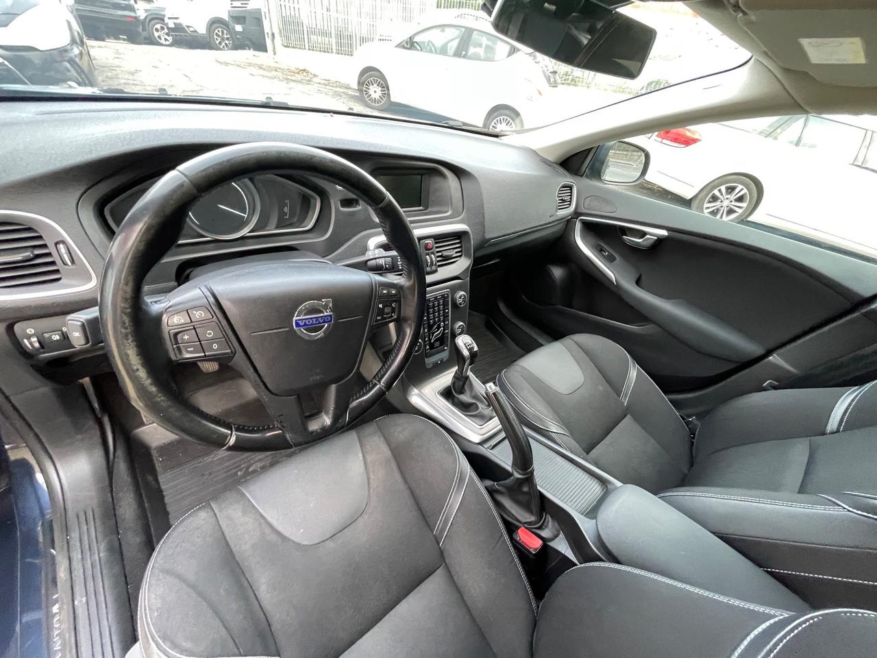 Volvo V40 D3 150cv. finanziabile pronta consegna