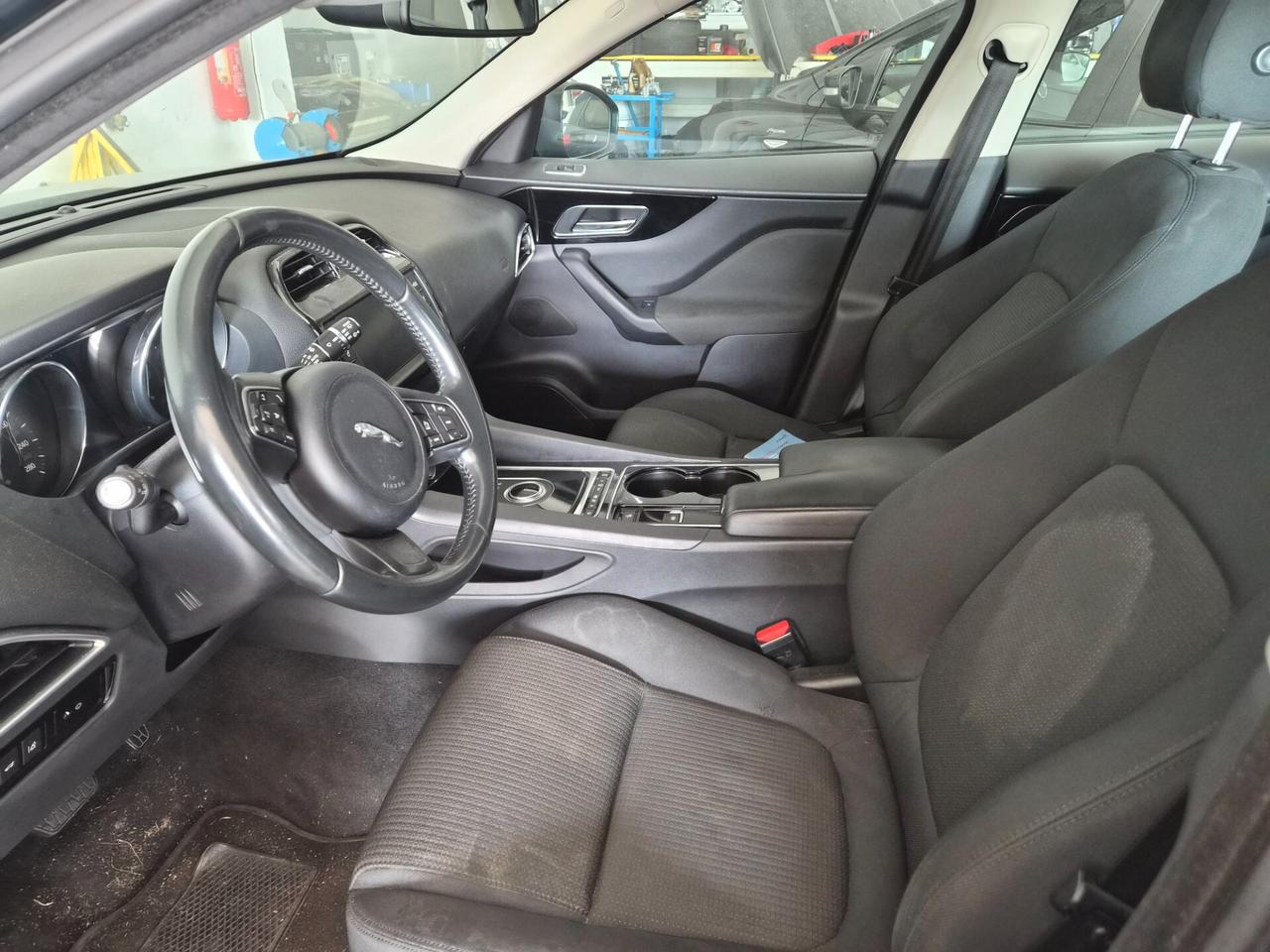 Jaguar F-Pace 2.0 D 180 CV AWD Pure Senza Motore