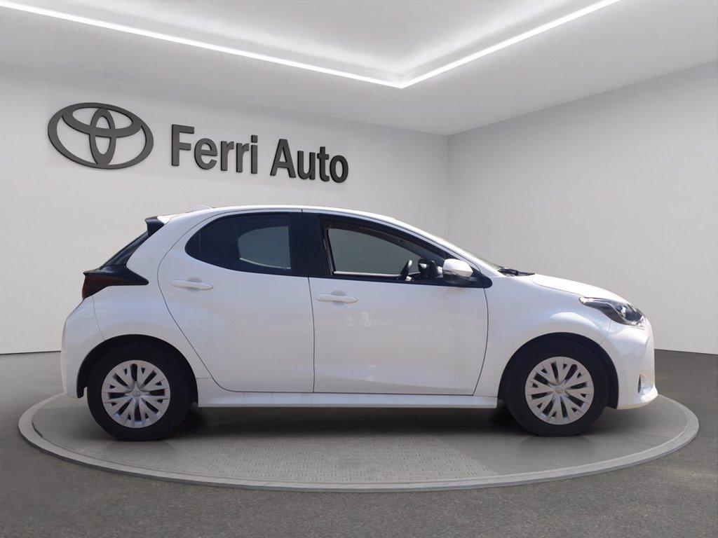 TOYOTA Yaris 1.5h active del 2022