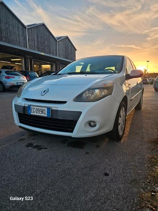 Renault Clio 1.2 16V 5 porte Dynamique