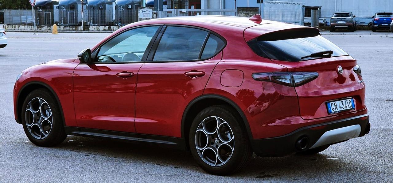 Alfa Romeo Stelvio 2.2 Turbodiesel 160 CV AT8 RWD Super