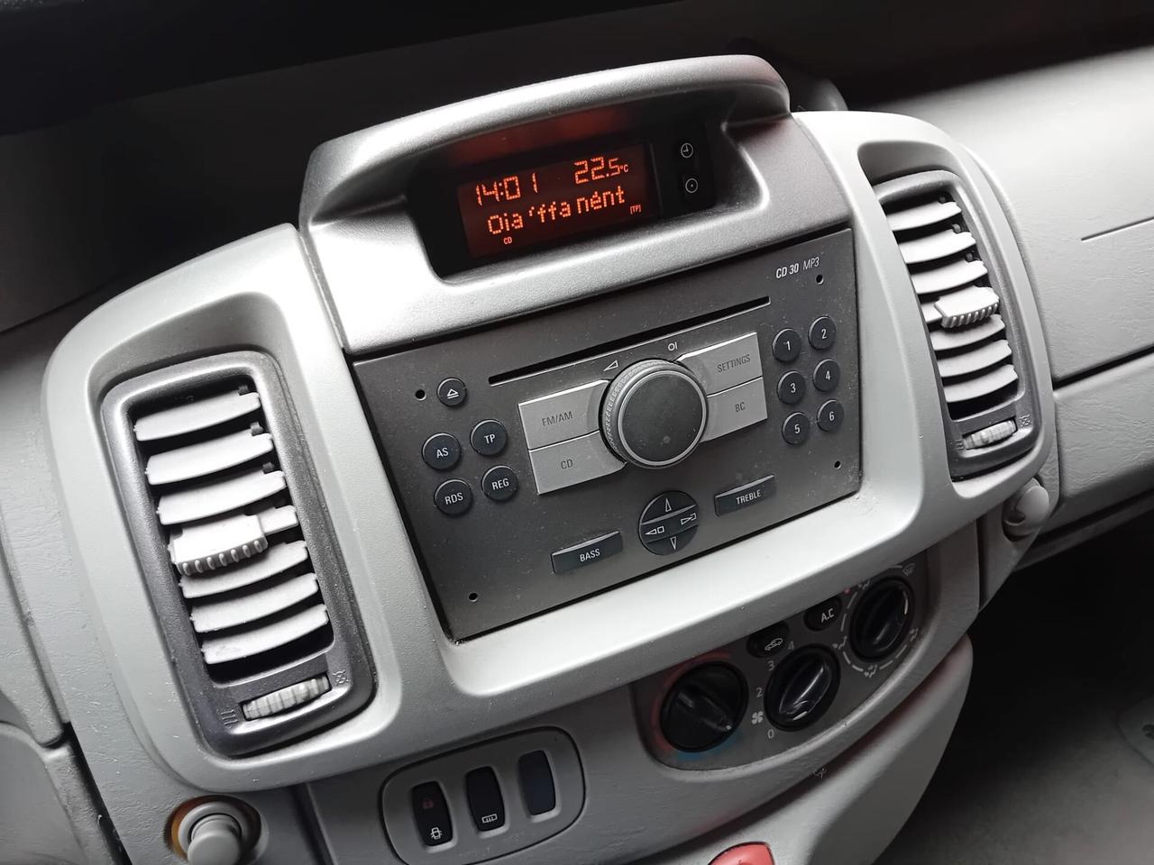 Opel Vivaro 8 POSTI