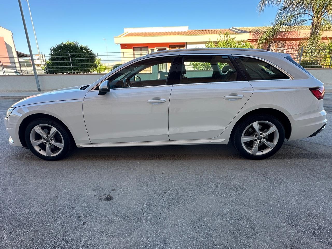 Audi A4 A4. Avant 35 TDI-163 CV S tronic line edition