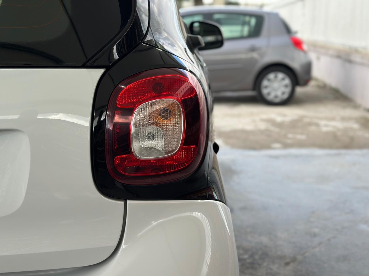 Smart ForTwo 2017 1.0 twinamic 71CV Prime DA VETRINA