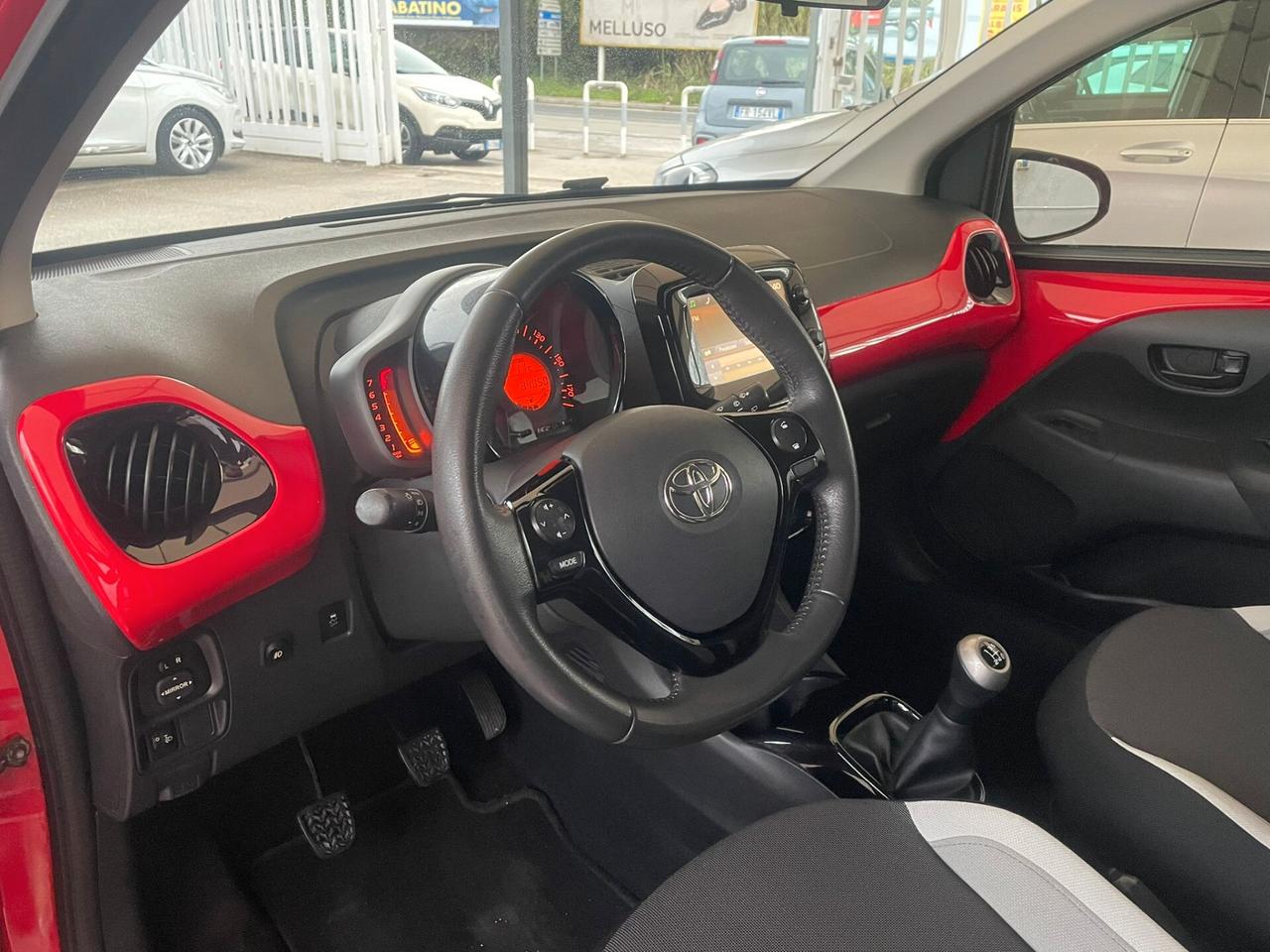 Toyota Aygo 1.0 VVT-i 69 CV 5 porte x-cite