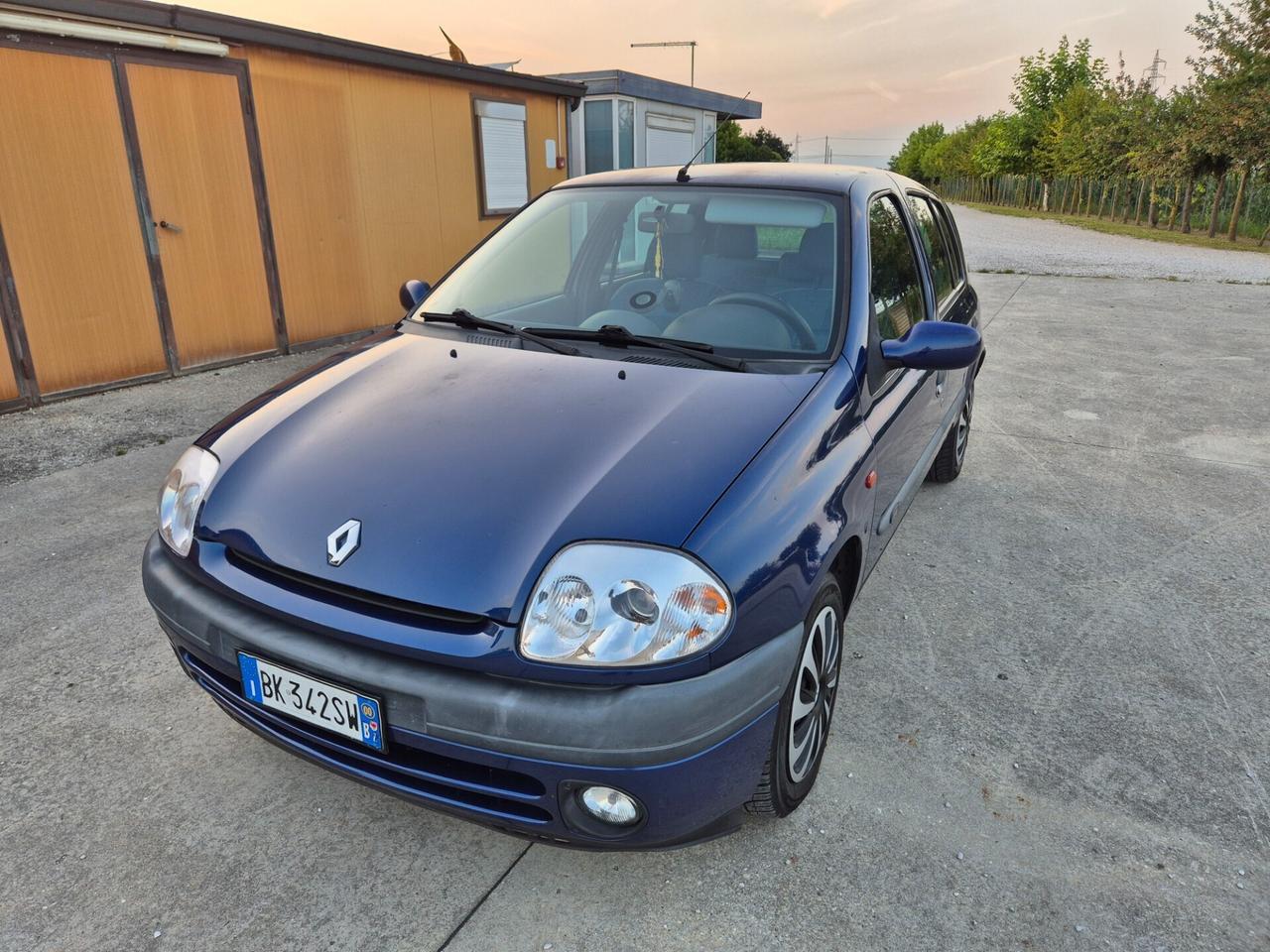 Renault Clio 1.4 cat 5 porte MTV neopatentati
