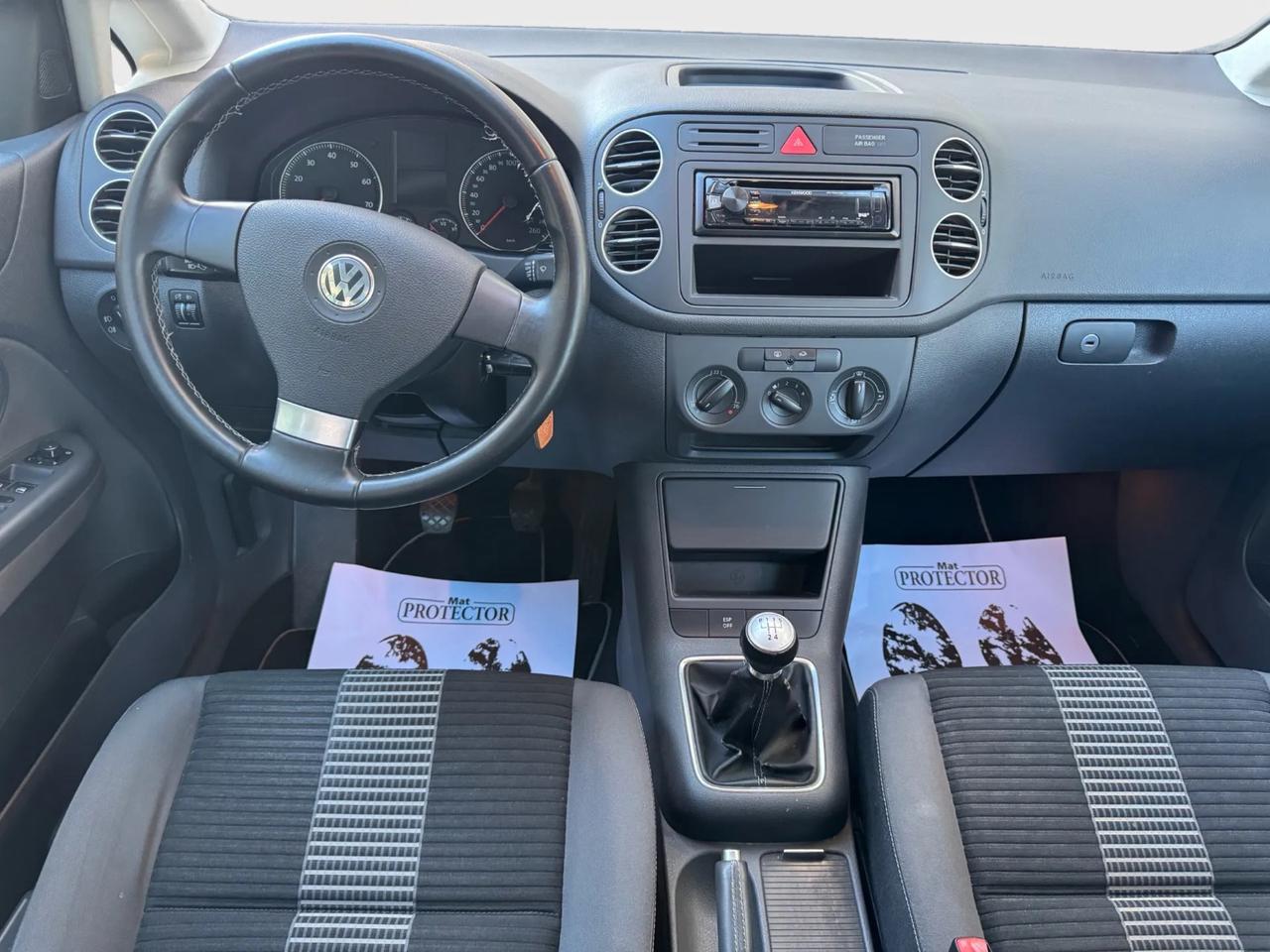 Volkswagen Golf Plus 1.6 benzina 2009 neo patentati