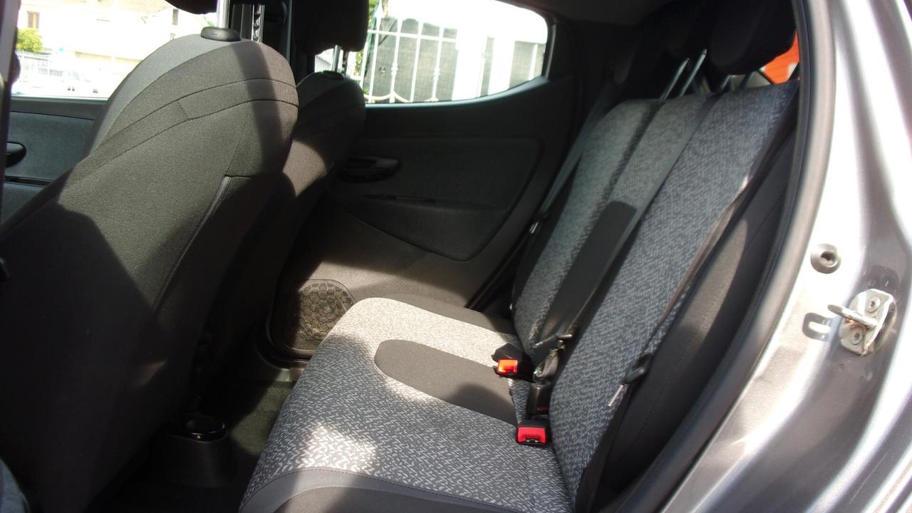 Lancia Ypsilon 1.0 FireFly 5 porte S&S Hybrid Ecochic Gold