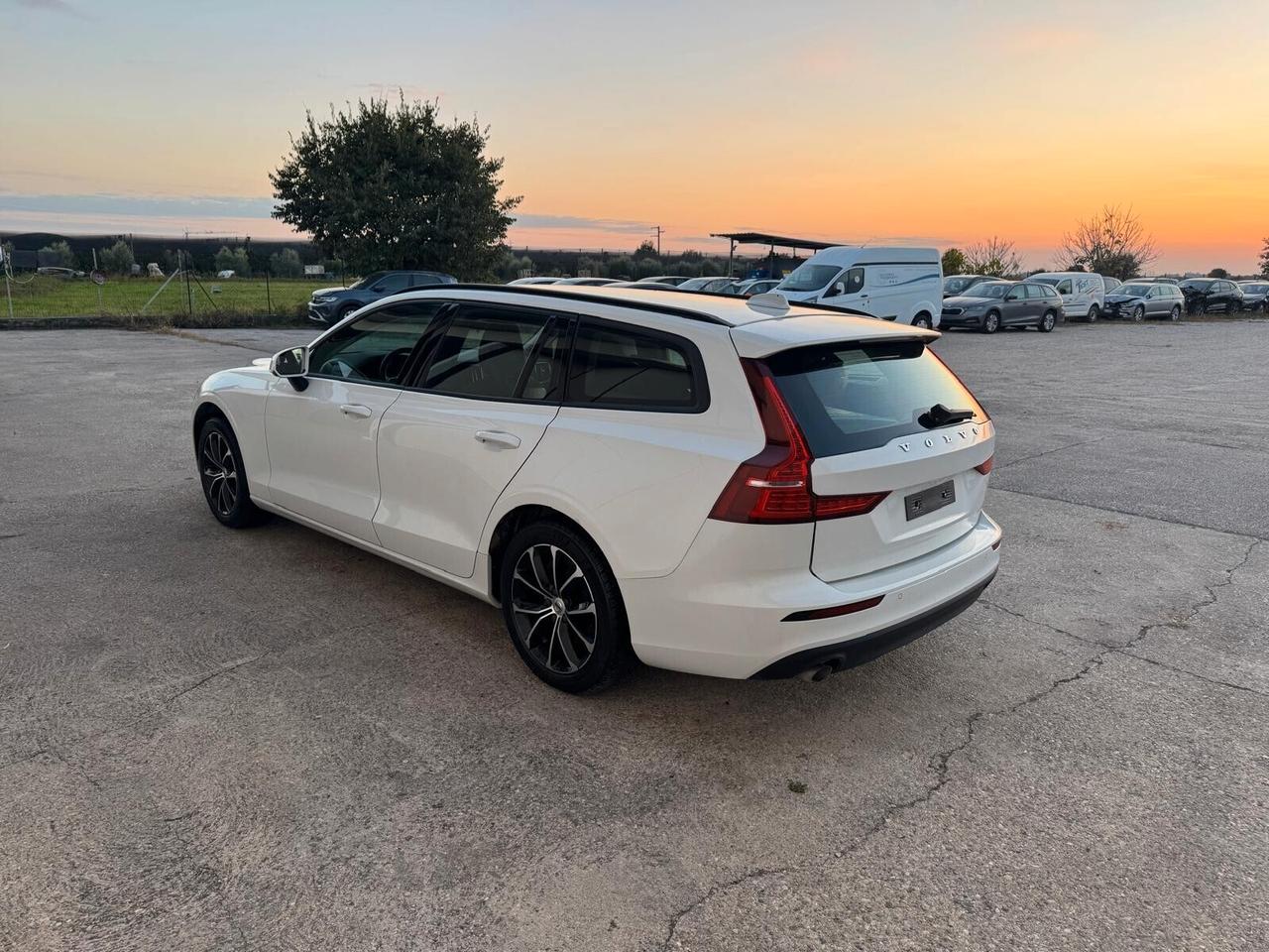 Volvo V60 2.0 b4 Momentum auto MOTORE KO