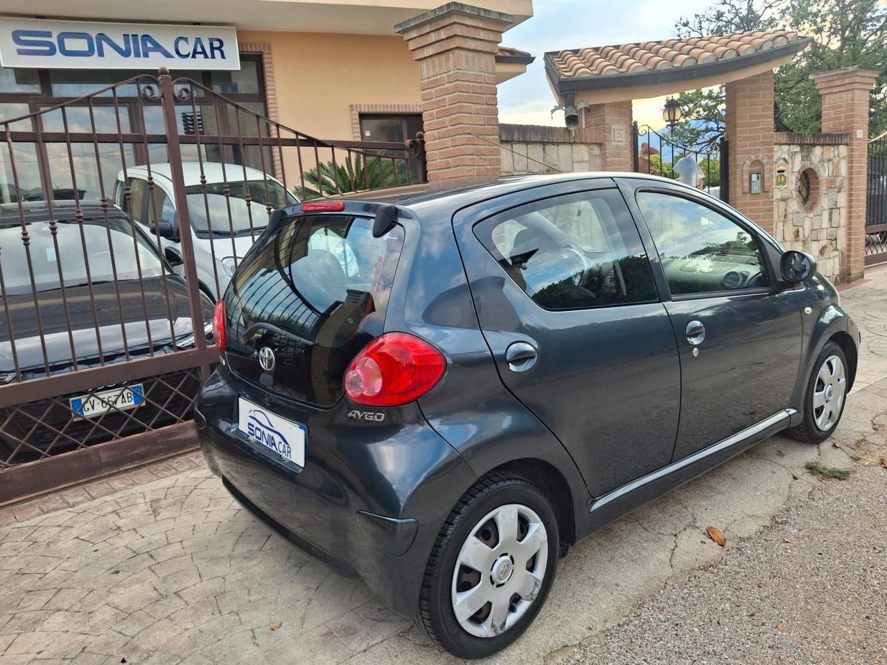 Toyota Aygo 1.0 12V VVT-i 5 porte Sol
