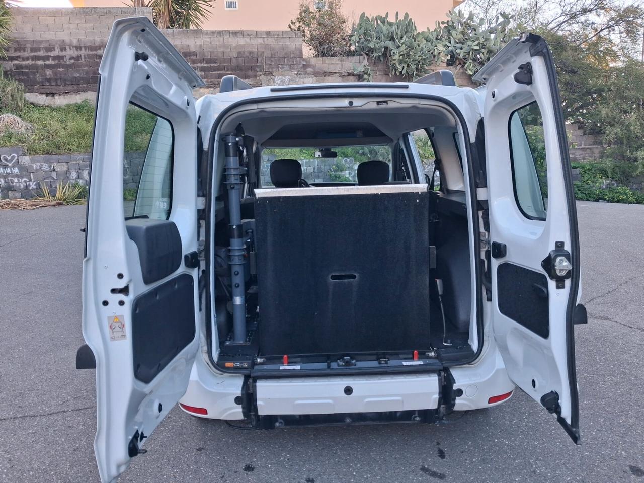 Dacia Dokker Pianale ribassato con rampa disabili in carrozzina