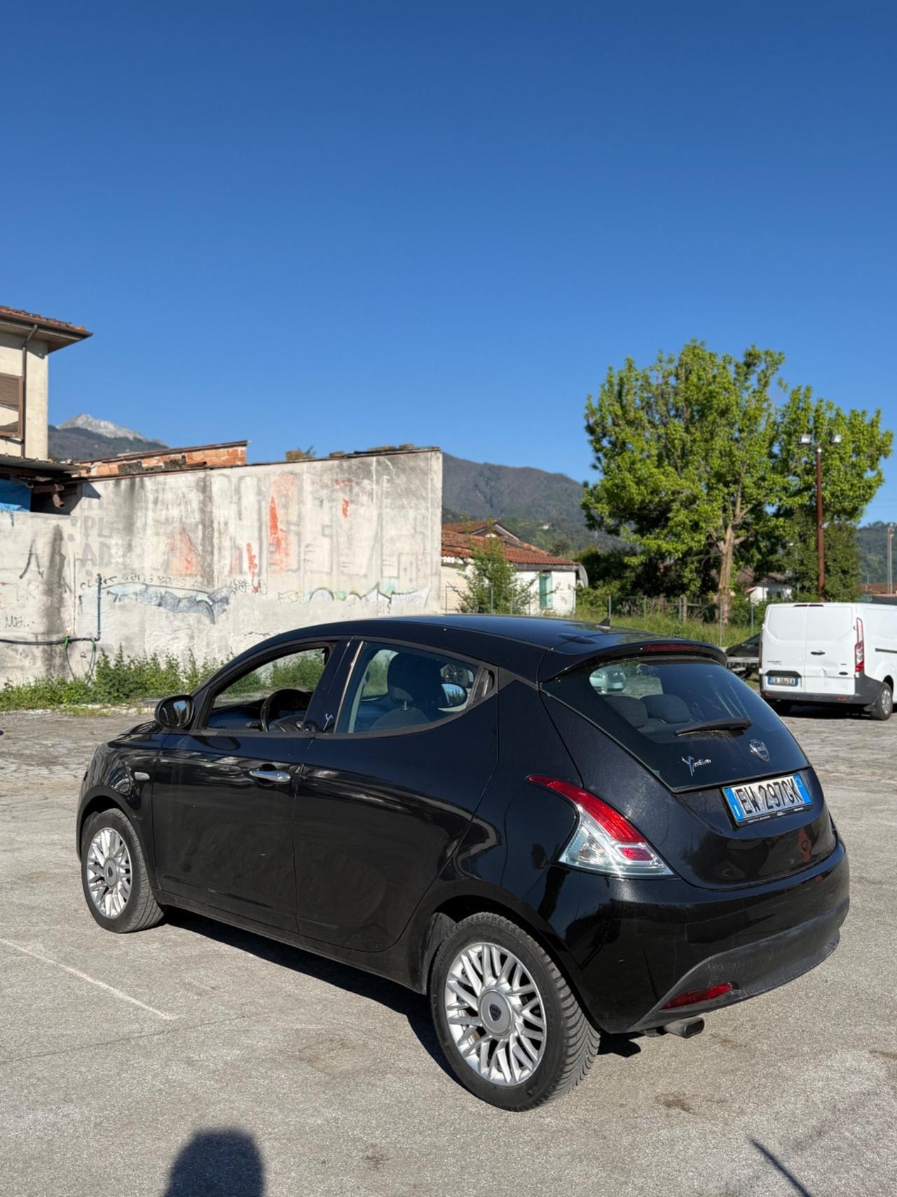 Lancia Ypsilon 1.3 MJT 16V 95 CV 5 porte S&S Silver