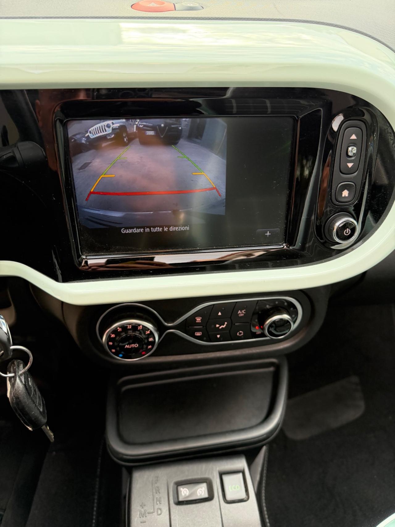 Renault Twingo SCe EDC La Parisienne