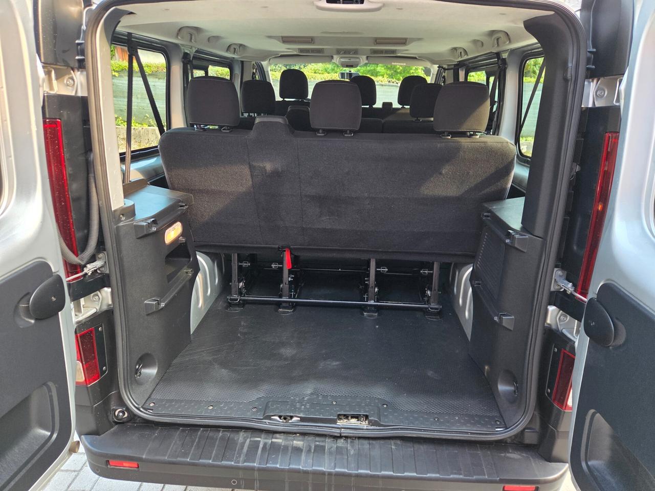 Opel Vivaro 27 1.6 BiTurbo S&S EcoFLEX PC-TN Combi