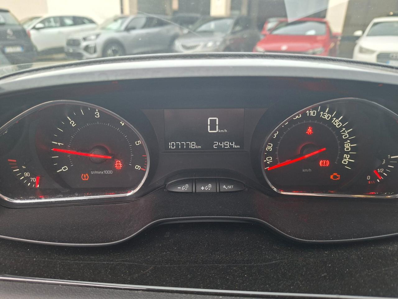 Peugeot 208 1.4 HDi 68 CV 5 porte Access