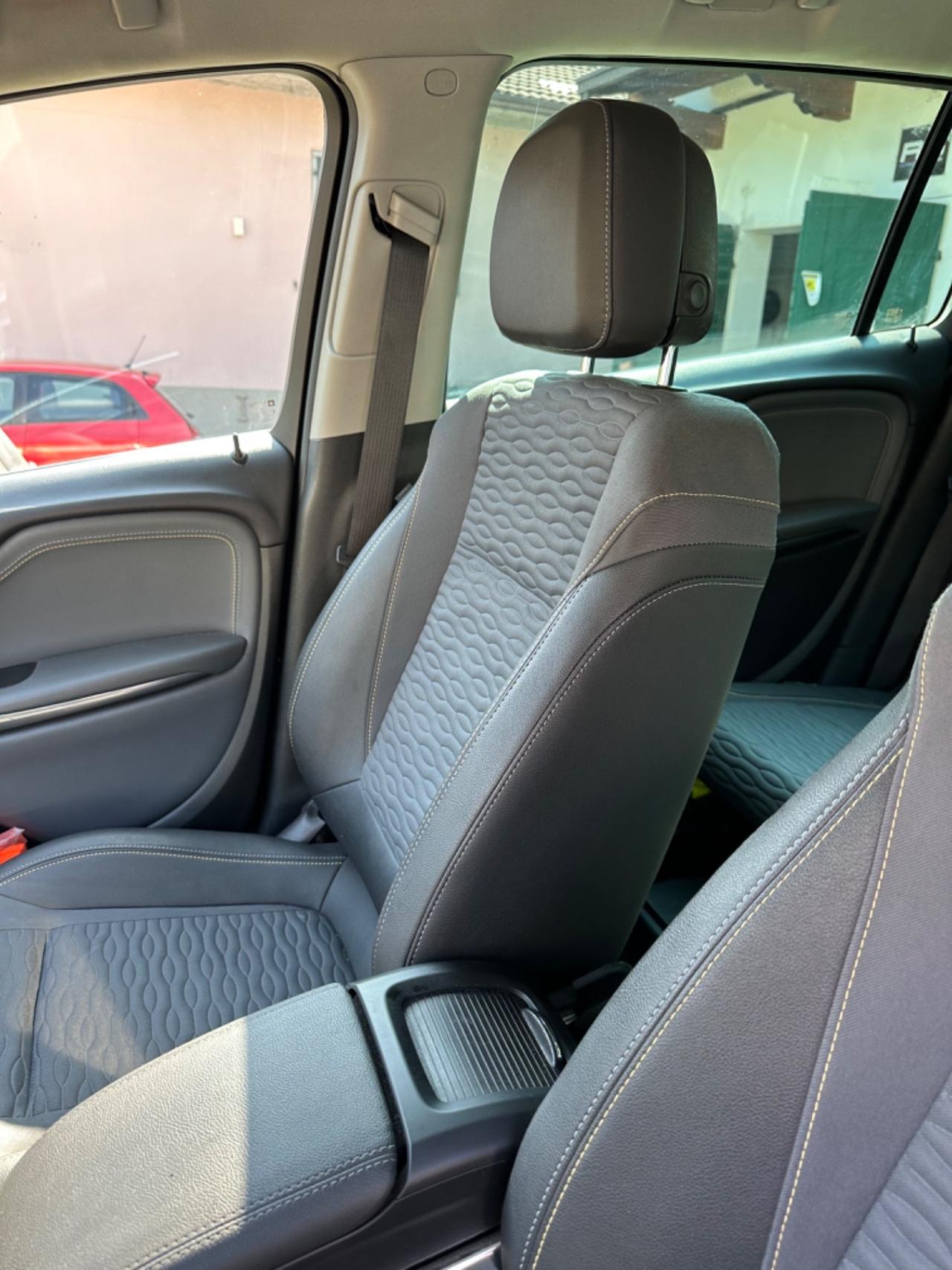 Opel ZAFIRA TOURER 2.0 CDTi 130CV 7POSTI KMCERT GARANZ UNICOPR