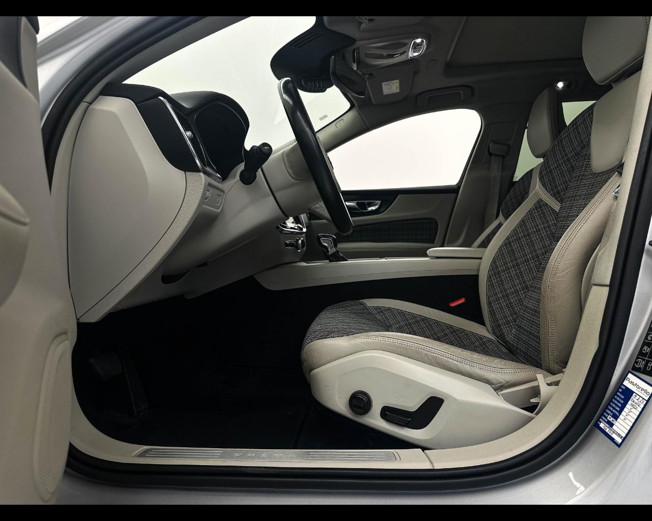 VOLVO V60 D3 Geartronic Business Plus
